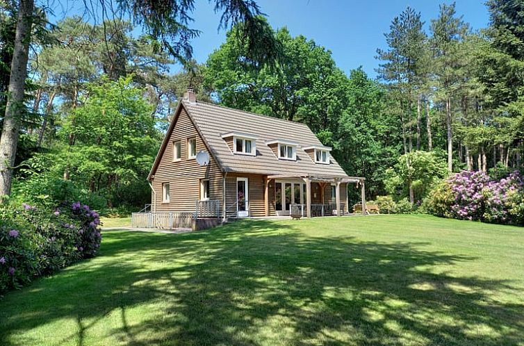 Vacation cottage in Luyksgestel surrounded by green nature in the Kempen, North Brabant.