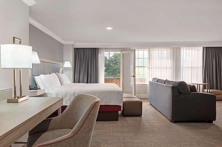 Hampton Inn & Suites Stamford