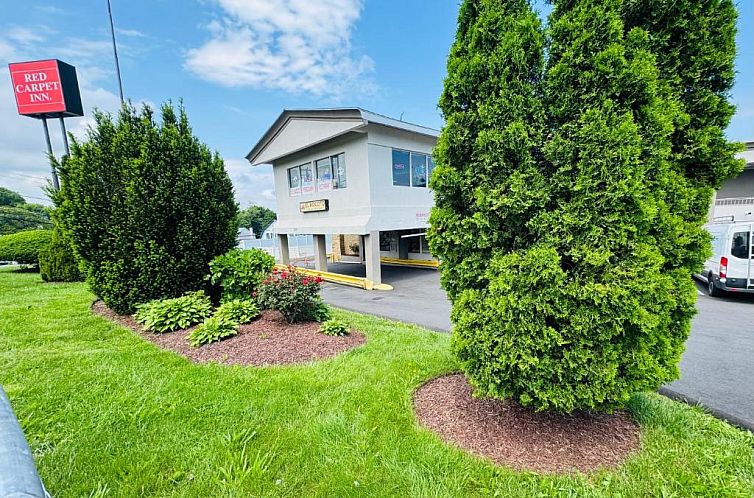 Red Carpet Inn - Stamford