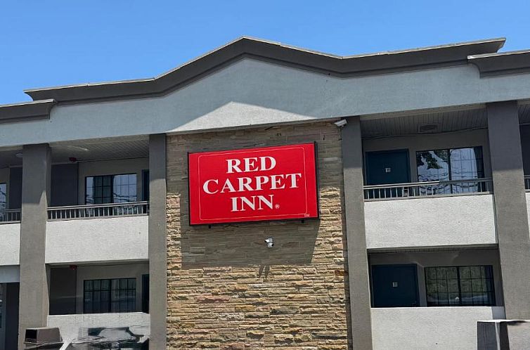 Red Carpet Inn - Stamford