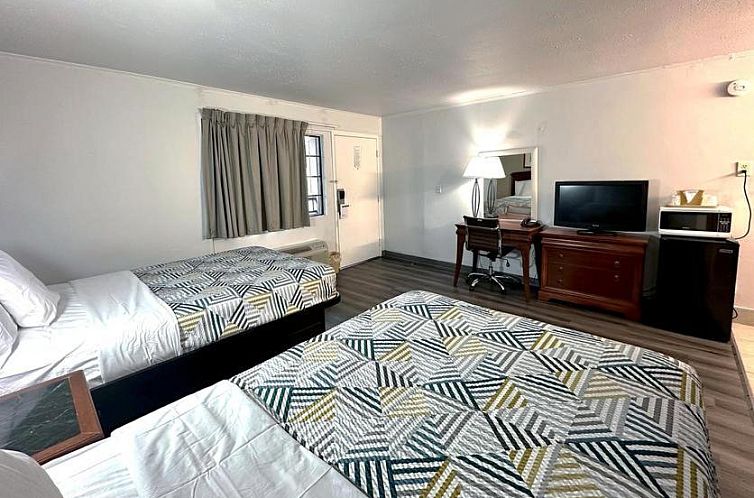 Red Carpet Inn - Stamford