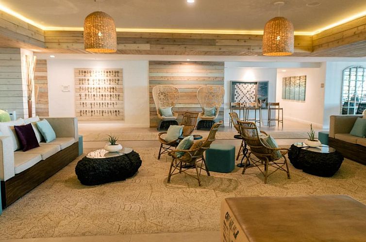 Amara Cay Resort