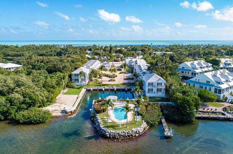 Islander Bayside Villas & Boatslips