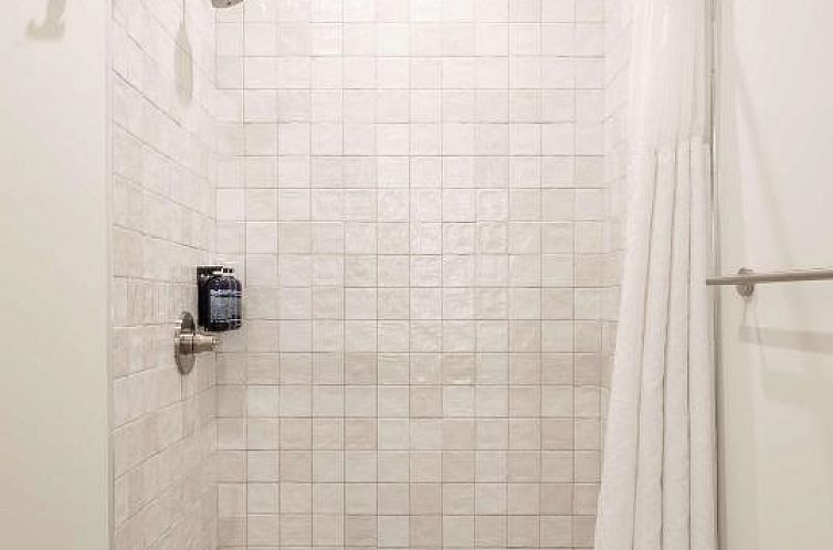 Islander Bayside Villas & Boatslips