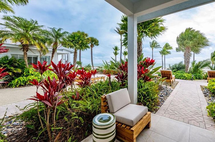 Islander Bayside Villas & Boatslips