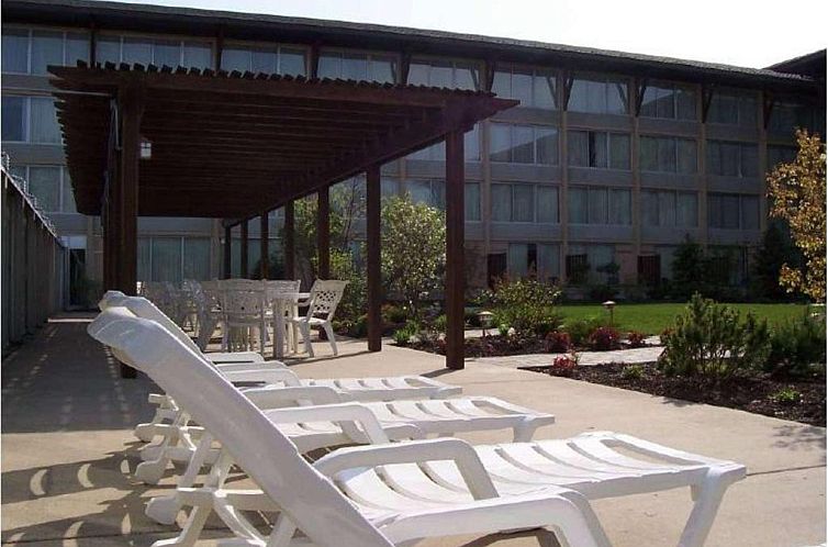 DoubleTree by Hilton Libertyville-Mundelein