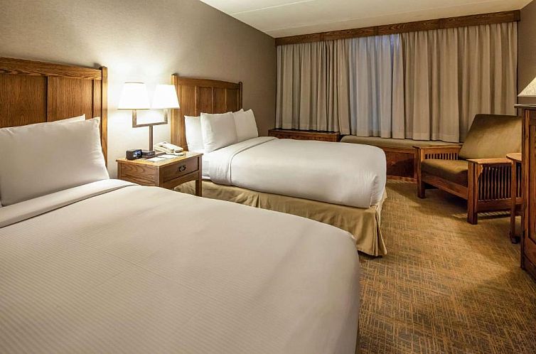 DoubleTree by Hilton Libertyville-Mundelein