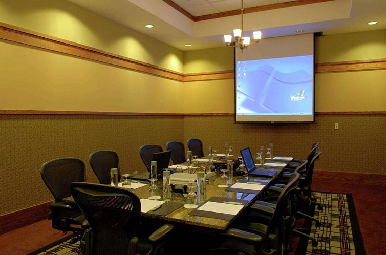DoubleTree by Hilton Libertyville-Mundelein