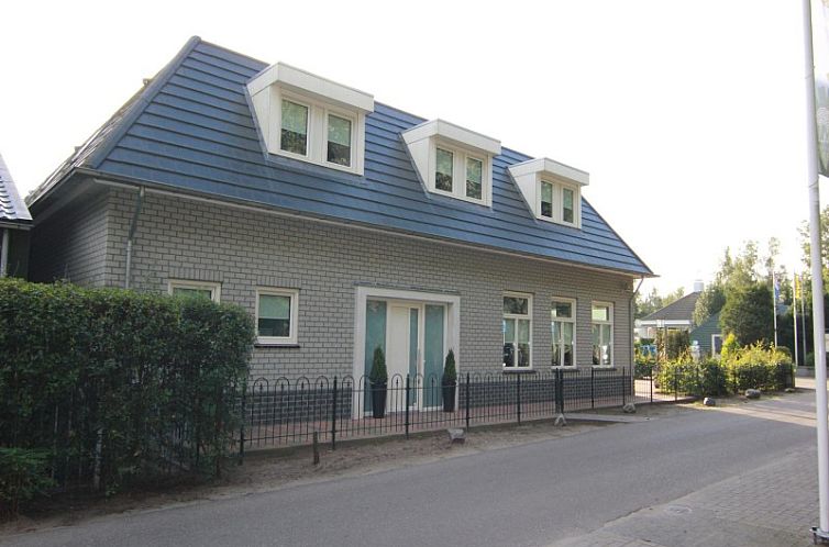 De Heidehof vakantiehuis in Schaijk met moderne gevel en grote ramen in Noordoost Brabant.