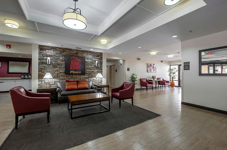 Red Roof Inn PLUS + Gainesville