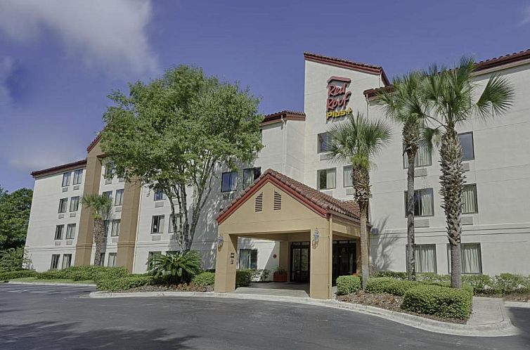 Red Roof Inn PLUS + Gainesville