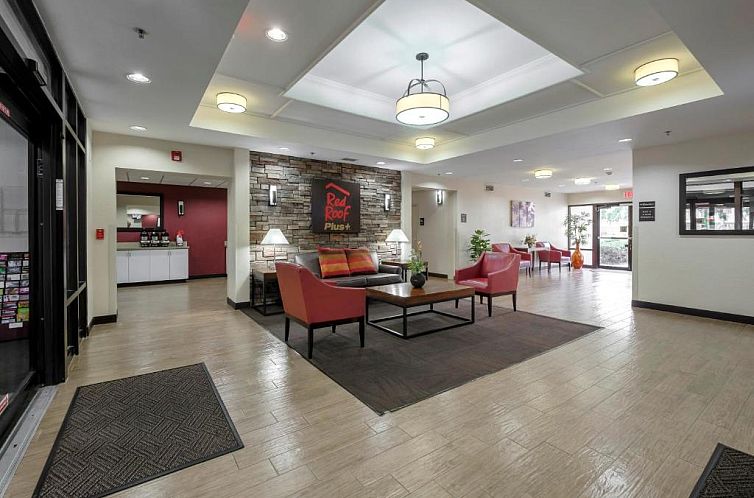 Red Roof Inn PLUS + Gainesville