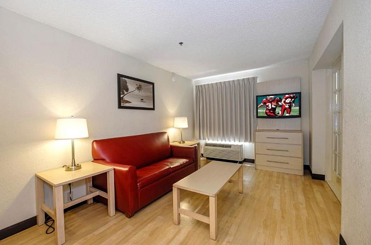 Red Roof Inn PLUS + Gainesville