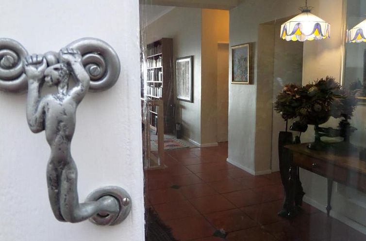 Moonglow Guesthouse