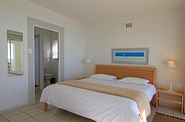 Roman Rock Apartments