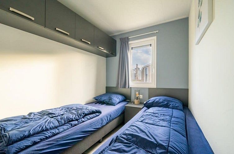 Pavilion Waterfront 6