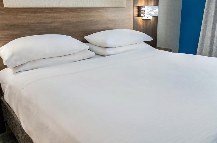 Holiday Inn Express Hotel & Suites Pittsburgh-South Side, an