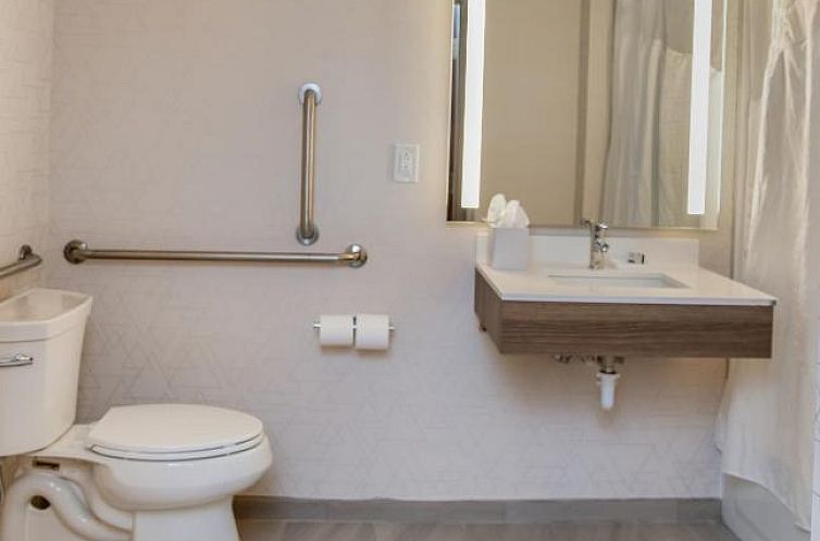 Holiday Inn Express Hotel & Suites Pittsburgh-South Side, an