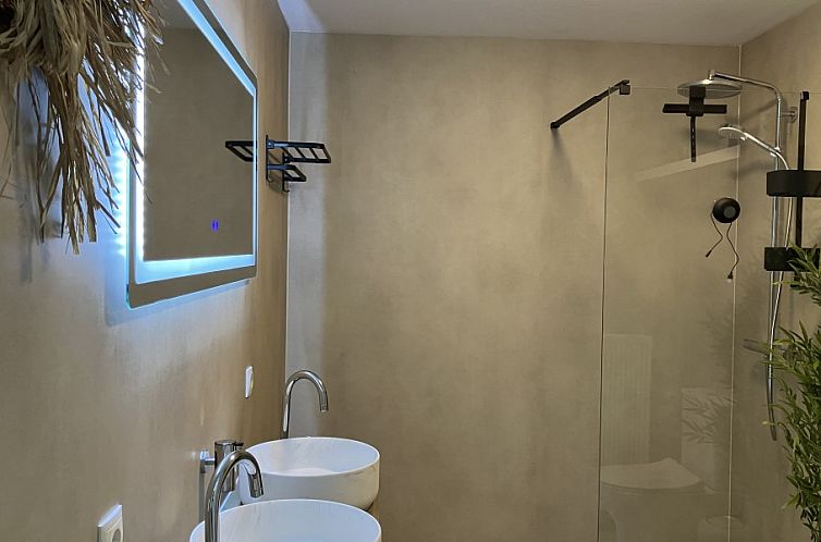 Forest Escape-Luxe natuurhuis met Sauna & Jacuzzi