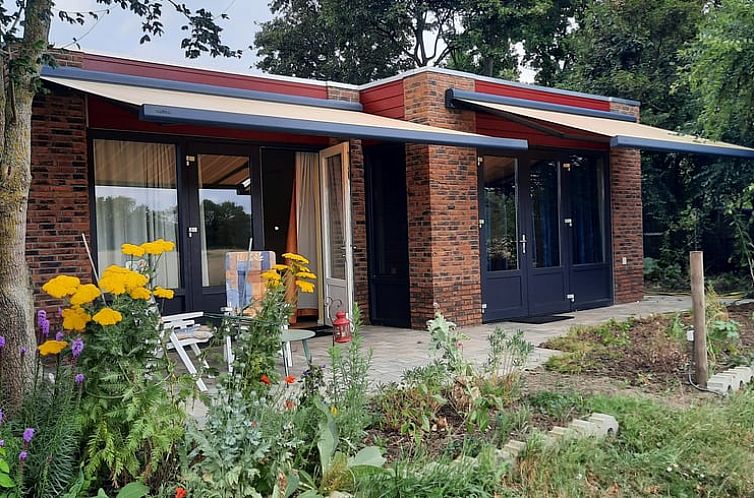 Vakantiehuis in Werkendam met kleurrijke tuin en terras, West Brabant, Noord Brabant