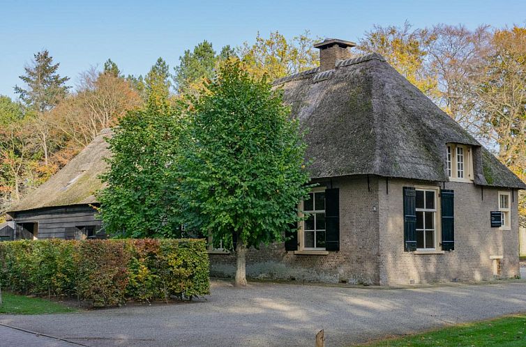 De Jager en de Gelagkamers, a charming vacation home in Ulvenhout AC, surrounded by green nature in West Brabant.