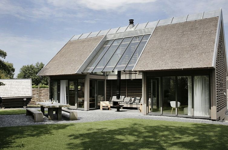 8 pers villa met sauna!