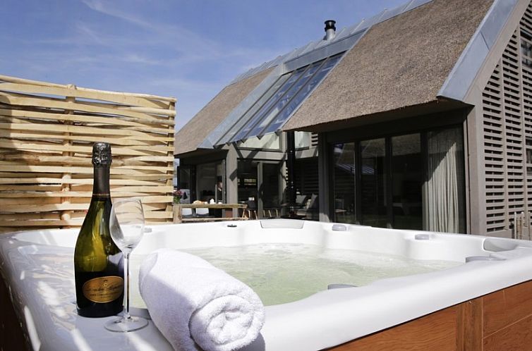 8 pers villa met jacuzzi!
