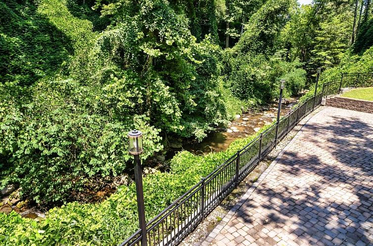 Gatlinburg Town Square by Exploria Resorts