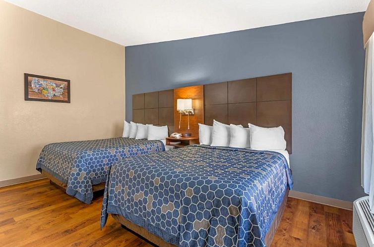 Econo Lodge Inn & Suites at the Convention Center