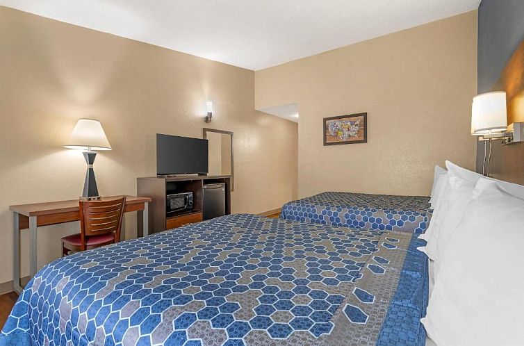 Econo Lodge Inn & Suites at the Convention Center