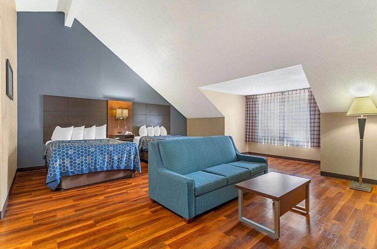 Econo Lodge Inn & Suites at the Convention Center