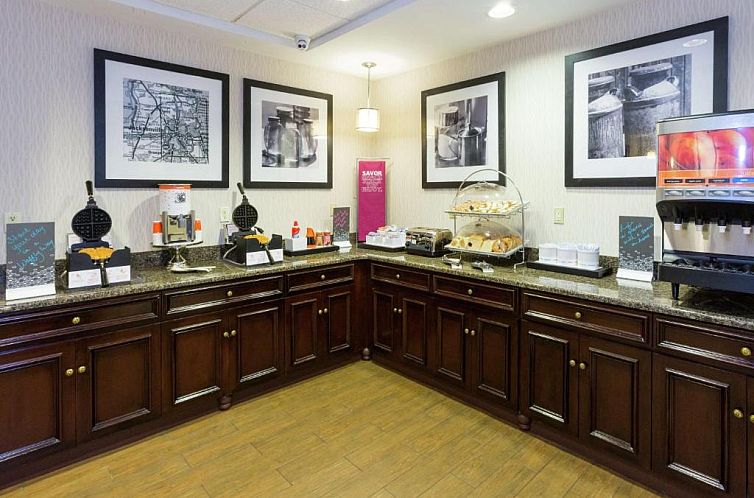 Hampton Inn & Suites Jacksonville-Airport
