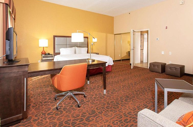 Hampton Inn & Suites Jacksonville-Airport