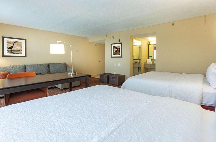 Hampton Inn & Suites Jacksonville-Airport