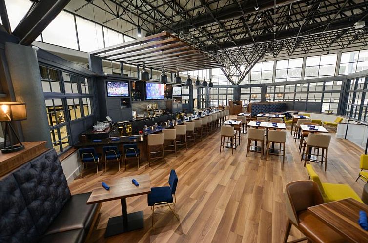 Crowne Plaza Jacksonville Airport, an IHG Hotel