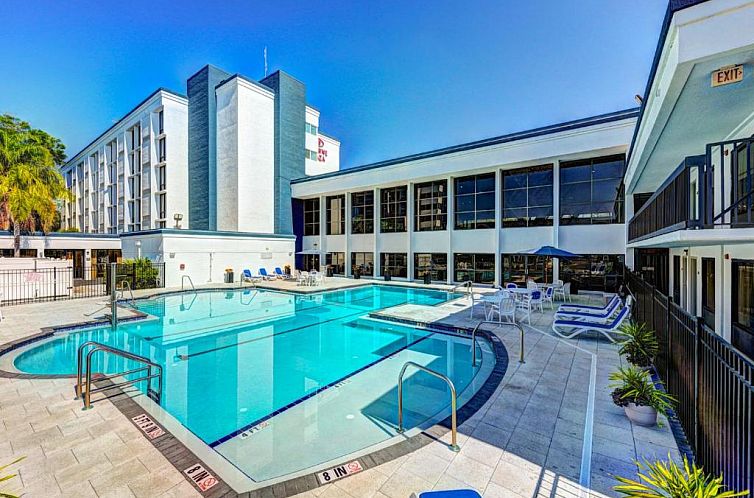 Crowne Plaza Jacksonville Airport, an IHG Hotel
