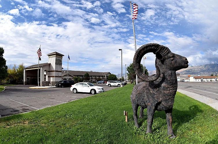 Prospector Hotel & Casino