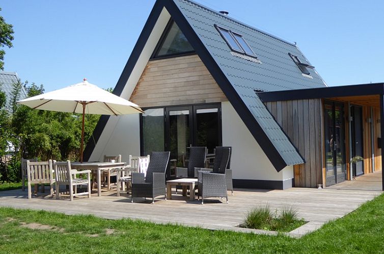 Sandepark 29 vakantiehuis met modern terras in Groote Keeten, Noordzeekust, Noord-Holland.