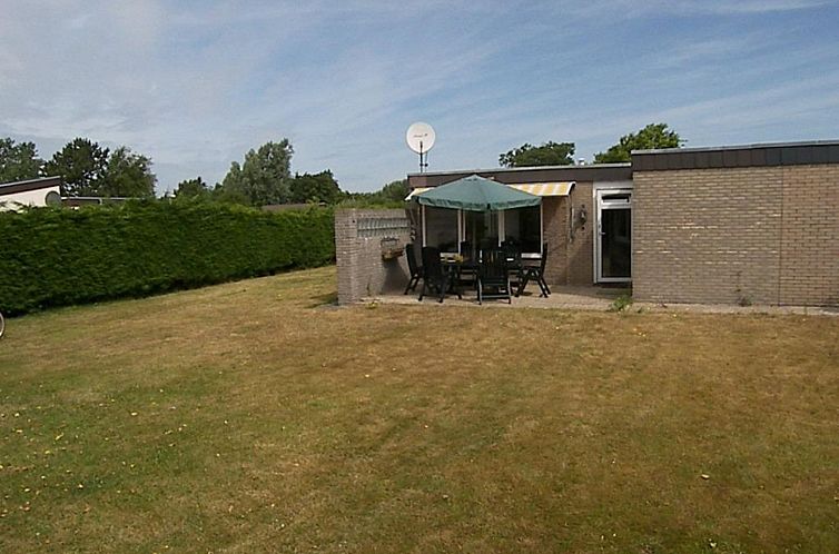 Vrijstaande bungalow voor 6 personen nabij het strand in