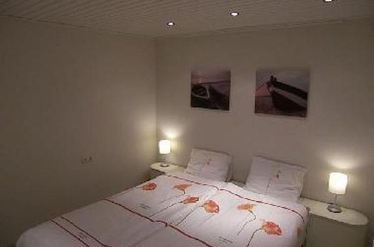 Vrijstaande bungalow voor 6 personen nabij het strand in