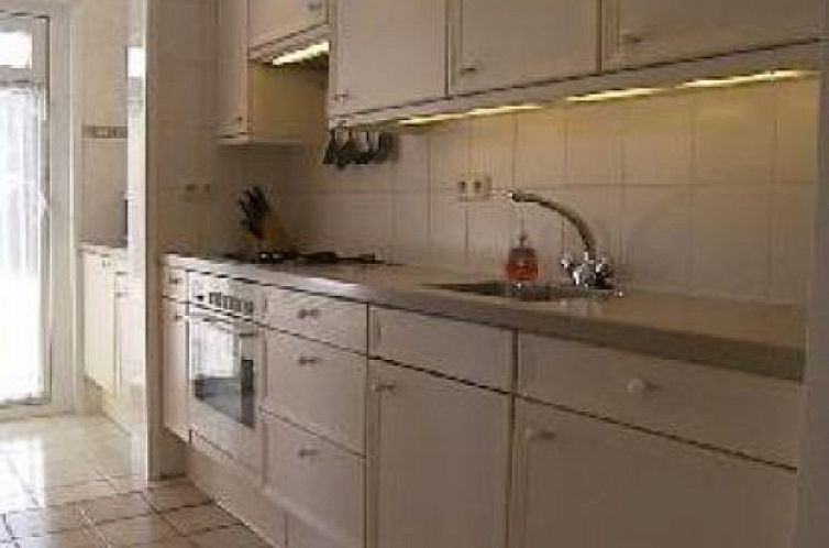 Vrijstaande bungalow voor 6 personen nabij het strand in
