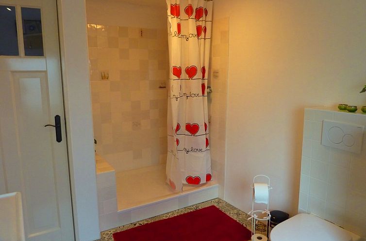 100 jaar oude stolpboerderij