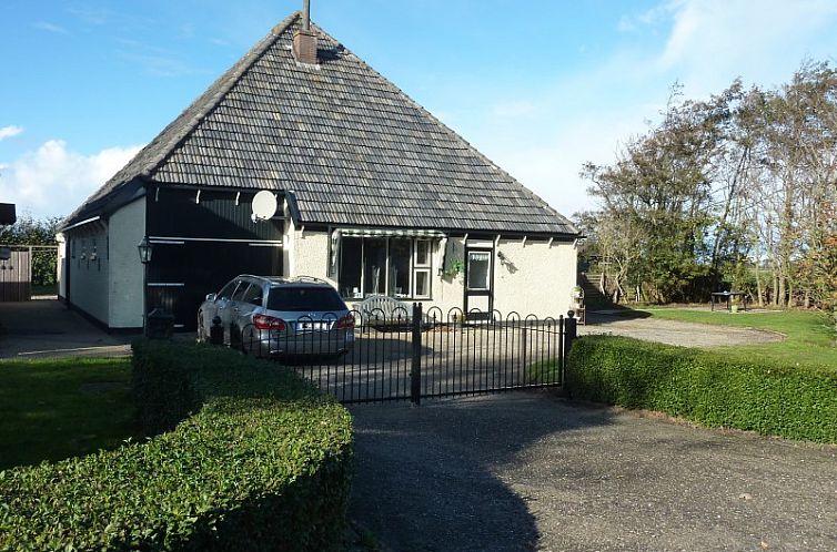 100 jaar oude stolpboerderij