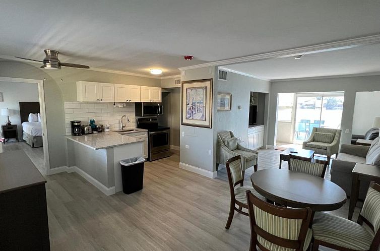 Marco Island Lakeside Inn