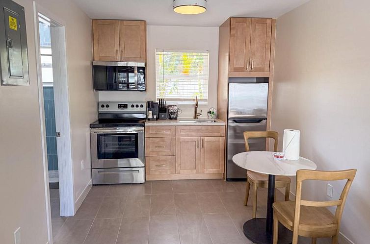 Marco Island Lakeside Inn