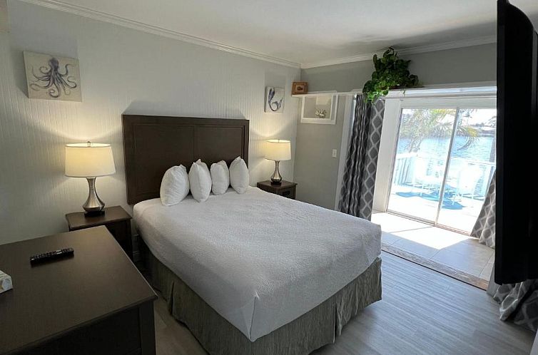 Marco Island Lakeside Inn