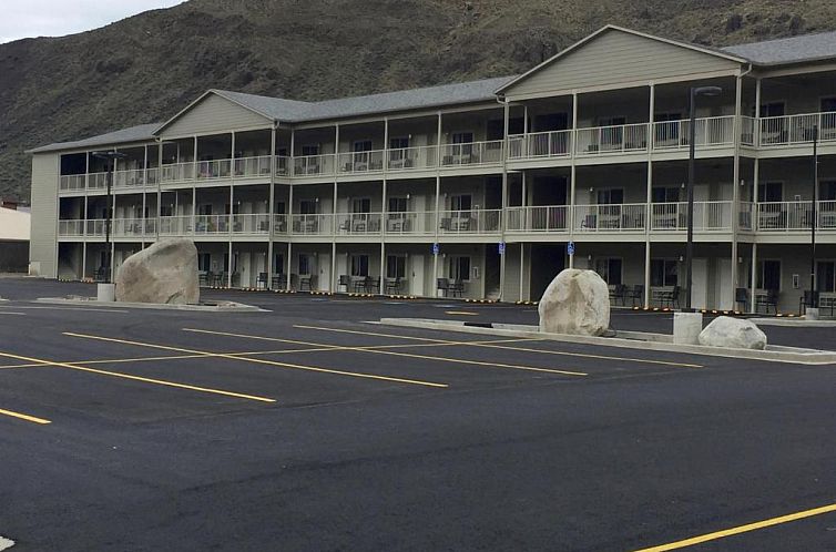 Yellowstone Big Rock Inn