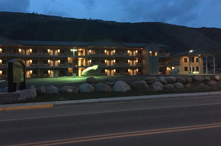 Yellowstone Big Rock Inn