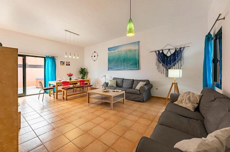 7 Island Surf House