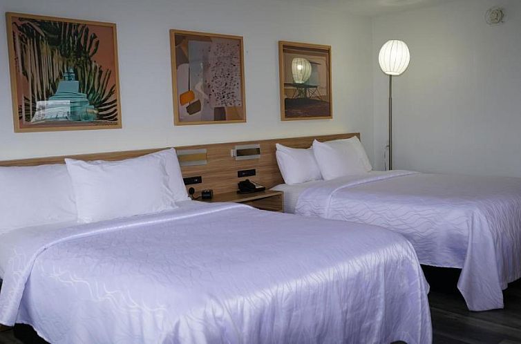 Airport Waterfront Inn